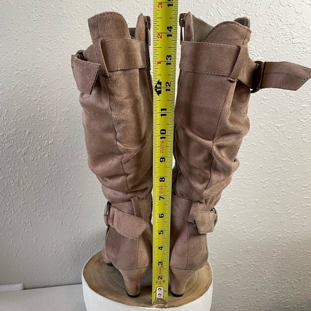 Forever Brown Soft Suede Heeled Boots Size 7.5 EUC - Picture 5 of 7